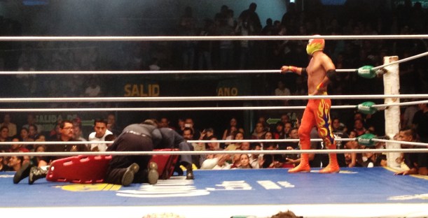 6 guys to stretcher this one off #hoptgf