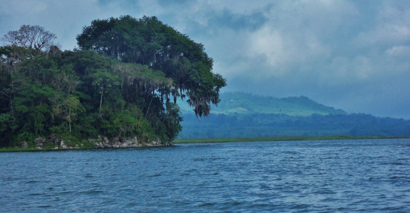 sStunning views on the lake