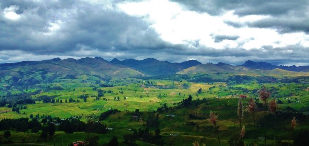 Some Andean scenery on the way to Alausi