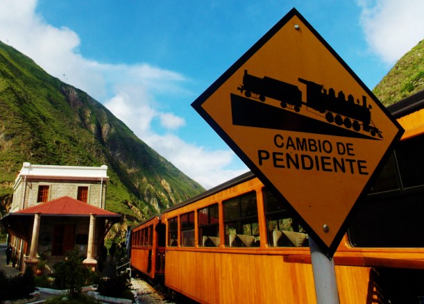 Switchback sign on the Nariz del Diablo